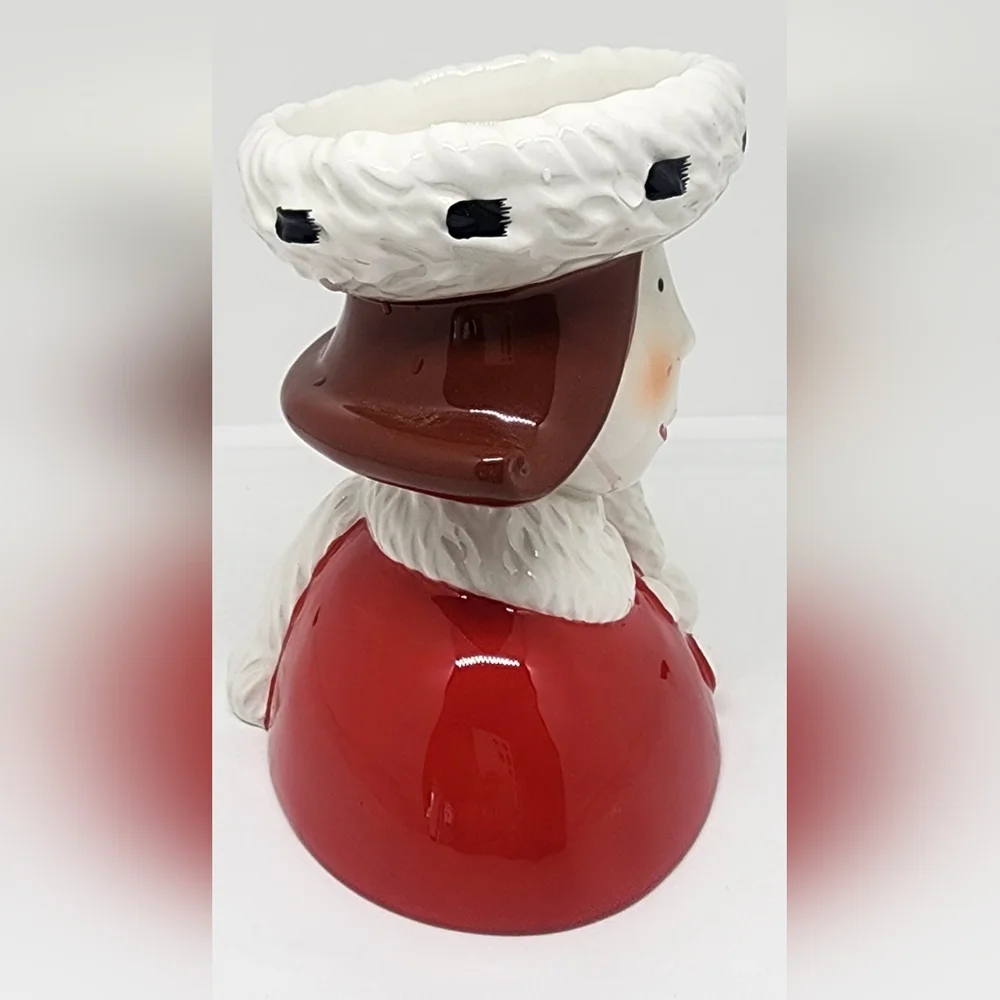 Department 56 Christmas Lady Scarf Sweater Hat Candle Holder‎